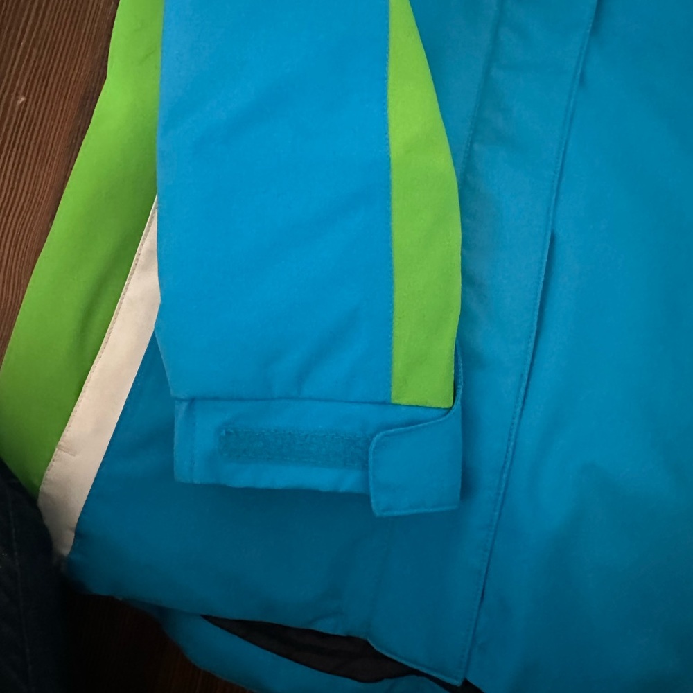 Girls ski/snowboard/snow jacket, sz 14 L. Excellent cond. Waterproof, insulated - Picture 8 of 10
